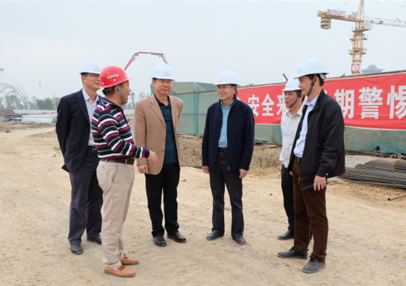 玉林市委常委、常务副市长丘德奎到usdt网投娱乐玉林项目考察调研
